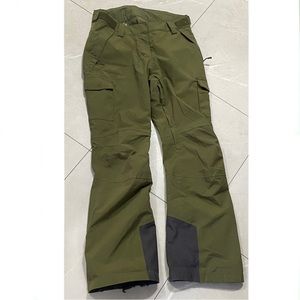 Helly Hansen Women’s Switch Cargo Insulated Ski Pants